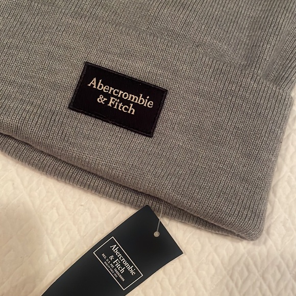 Abercrombie & Fitch winter hat NWT - Picture 2 of 2